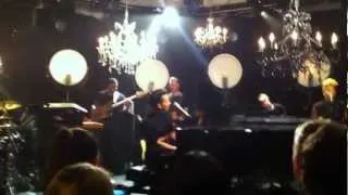 Alicia Keys - Fallin' (Live 11/27/12)