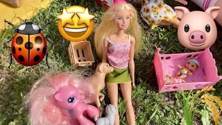 Playing With the Barbie Barn