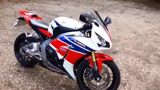 2013 Honda CBR1000RR Fireblade walkround, startup and Yoshimura R77 sound