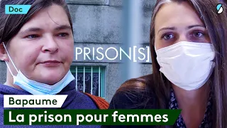 Fouilles à nu, maternité, appels sur écoute, le quotidien des prisons pour femmes - PRISON[S]