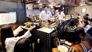 Serving 300 People a Day with Only 12 Seats! Amazing Ramen Restaurant in Osaka! THE BEST Ramen!