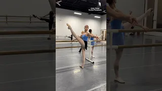 constantly working 💪🏻✨ #ballet #ballerina #shorts