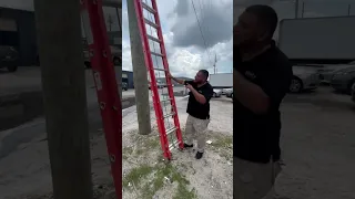 How to climb the ladder on the pole 02