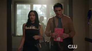 Riverdale 2x06 Betty & Veronica Scene