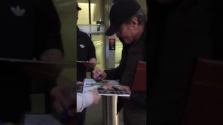 Bryan Cranston BREAKING BAD Signing Autographs Team Derek