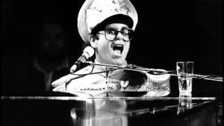 Elton John - Bennie and the Jets - Kansas City 7/7/1982 (New Source)