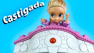 Rapunzel castigada en la torre por no Decir la verdad | ❤️ Los Juguetes de Luna