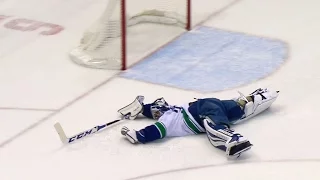 Gotta See It: Miller makes outrageous save on empty net attempt