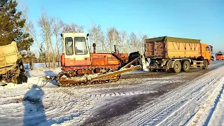 Гололед. Камазы слетают. Т-4 рулит.