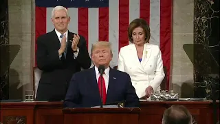 Pelosi rips up papers after Trump's State of the Union Address