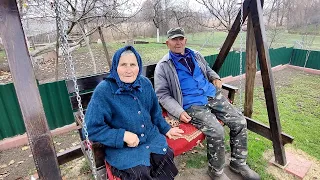 Все соседи собрались.Украинское село.