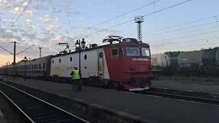 The train EA 410-929 with IRN1653 leaving Suceava train station, towards Vatra Dornei Bai