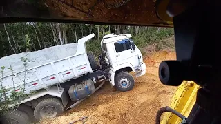 caminhão traçado quebrando cardan