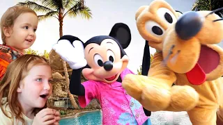 NAVEY meets MiCKEY MOUSE!!  Disney Family Breakfast, Hawaii Crafts, Hide n Seek, and Water Slides