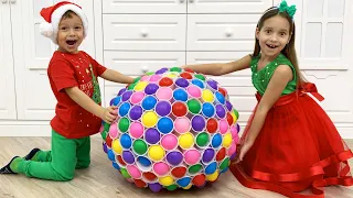 София и Подарки на Новый год! Sofia and stories for children about Christmas gifts