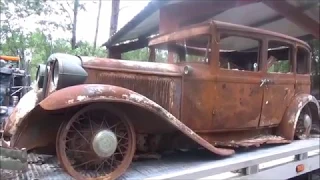 EARLY 30'S CHRYSLER SEDAN BURNT BUT RESCUED