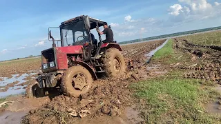 Amazing Tractor in Action, Tractor Belarus MTZ 820 working in Mud