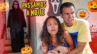 PASSAMOS A NOITE NA CASA ASSOMBRADA E ISSO ACONTECEU! - É O FACE?