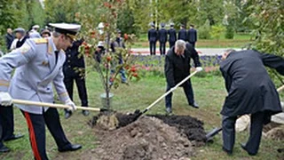 В парке "Черное озеро" появилась аллея им. Салиха Япеева