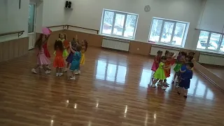 "ПОВІТРЯНІ КУЛЬКИ" колектив "COLOR DANCE" м. Умань 2018