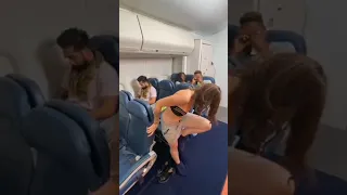 Passenger takes her clothes off on a airplane #shorts #myfirstvlog #shortvideo #my #vlog #rk