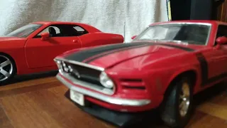 stop motion Ford Mustang 1970 vs dodge challenger 2006