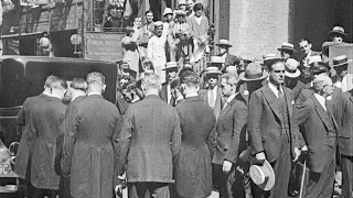 The Funeral of Rudolph Valentino (August 1926)