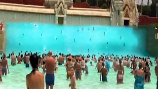 15 Terrifying Swimming Pools