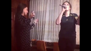 Мика Рамазанова и Тамила поют в живую.