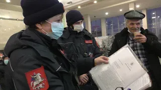 Спасли парня от штрафа за маску на вокзале. Контролерша ГКУ посылает в Верховный Суд Саратова.