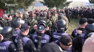 Dozens Arrested in Protest as Poroshenko Critic Blocked From Returning to Ukraine