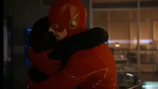 The Flash 9x11 Barry returns and Iris is having Baby Nora Scene