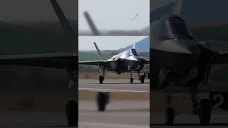 Close-Up: American F-35 Taxiing | Western Fifth-Generation Fighter #short #shorts