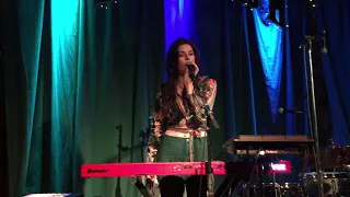 Elise Trouw - Foo Fighters Meets 70's Bobby Caldwell Loop