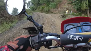 '96 Honda XL 125s going up Mt.Balagbag Rodriguez Rizal