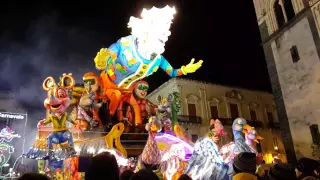 Carnevale di Acireale 2015 carro "Sognando un carnevale che impazza e schiamazza"