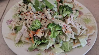 Una deliciosa ensalada de pechuga al estilo la tóxica oficial