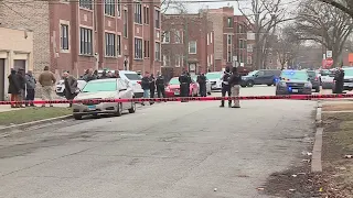 Suspected robber shot by off-duty officer on South Side