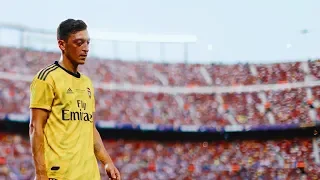 Mesut Özil - Pure Elegance