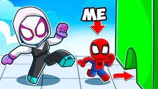 TINY vs GIANT Obby with Spiderman & Spider Gwen in Roblox!