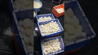 World's Biggest Idli Factory😱😱 Daily 50,000 इड़ली बनाई जाती हैं यहाँ😳😳 Indian Street Food | Kolhapur