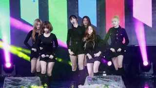 OMG be careful!! GFriend members slip again on stage