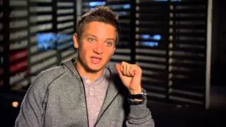 The Bourne Legacy Featurette: Jeremy Renner on Aaron Cross