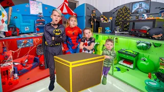 Five Kids Superhero Playhouse in Four Colors and other funny stories