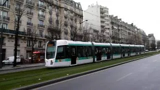 Paris: Porte de Versailles. Citadis 402 trams, route T3