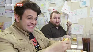 Adam Richman contro la SUPER Frittata | Man vs Food