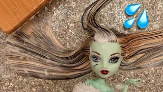 Restoring original monster high dolls from 2010! Draculaura, frankie, Cleo