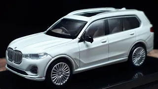 1/64 BMW X7 G07 by Para64 diecast