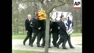 Queen Mother's coffin moved to chapel