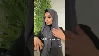 2 ways to frame your face 🧕🏼🧕🏼 #hijabfashion #hijabstyle #hijabigirl #hijabstyles#hijabtutorial